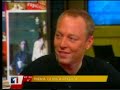 martin roettger plays cajon on hh1 ty show