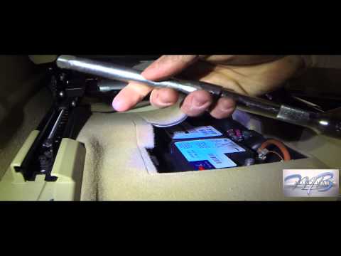 how to remove mercedes ml battery