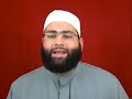 les proph�tes sont des �tres humains qui ont �t� envoy�s aux gens pour leur montrer le droit chemin, pour leur apprendre le comportement dexcellence et les mettre en garde contre ce qui est mal et interdit. notre obligation, en tant que musulmans est d�s lors de croire, daimer et de respecter chacun dentre eux. le proph�te mouhammad est �galement un proph�te messager, il est en fait le dernier. il est donc v�ridique en tout ce quil a transmis de la part de dieu. en effet, dieu nenverrait pas un messager menteur puisque les gens � qui il est envoy� ne le suivraient pas ni auraient confiance en lui. cest justement lui qui nous a parl� des proph�tes qui lont pr�c�d� et de lobligation de croire en eux et en leurs attributs �minents. il nous a parl� de adam le premier des �tres humains et le premier des proph�tes, de nouh no� et de larche quil a construit, de ibrahim abraham et ses deux fils proph�tes isma^il isma�l et ishaq isaac, de mou�a mo�se et son b�ton exceptionnel et m�me de �i�a j�sus fils de la sainte vierge mariam marie et ses miracles pour gu�rir les malades. le nombre des proph�tes mentionn�s dans le coraan le livre sacr� r�v�l� au proph�te mouhammad est de 25, bien que leur nombre est en fait beaucoup plus grand. les musulmans ne croient pas quils sont tous arabes, au contraire ils croient que la majorit� dentre eux ne lest pas. cependant il est obligatoire de croire, dapr�s les enseignements de notre proph�te mouhammad, quils sont tous v�ridiques, honn�tes, beaux, courageux, chastes, sinc�res, patients, pers�v�rants, sages et extr�mement intelligents. leurs sont impossibles tout ce qui ne convient pas � leur position de messager tels que la trahison, la m�cr�ance comme renier ou sopposer � dieu, les grand p�ch�s comme ladult�re, les petits p�ch�s de bassesse comme voler un grain de raisin, les maladies r�pugnantes comme la l�pre, et le mensonge.
ce sont les meilleures cr�atures de dieu, ils sont les mod�les � suivre. dans la religion musulmane, malgr� la diff�rence des peuples des proph�tes, on ne fait pas de diff�rence quant � leur croyance et appartenance religieuse. on croit que chacun dentre eux a appel� � adorer un seul et unique dieu cr�ateur de toute chose. pour nous, ils sont tous musulmans.
en dernier lieu, pr�cisons que celui qui leur attribue un attribut ou un comportement qui nest pas digne de leur statut ne peut �tre musulman.     dieu sait plus