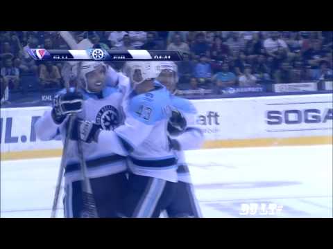 Cam Barker ridiculous play in PP makes Sibir score