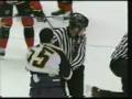 videos de Hockey Fights - Tootoo vs. Iginla.mpg