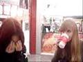 Gaby e Kmilla comendo gelo...