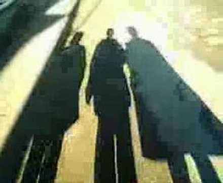 Yusuf Hayaloğlu sesli şiirlerini dinle...
BİZ ÜÇ KİŞİYDİK
Biz üç kişiydik;
Bedirhan, nazlıc Yusuf Hayaloğlu sesli şiirlerini dinle...
BİZ ÜÇ KİŞİYDİK
Biz üç kişiydik;
Bedirhan, nazlıc