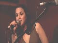 the little willies perform a humorous up tempo tune by their namesake willie nelson at the living room in nyc - video by anthony pepitone.  band members:  lee alexander - bass, jim campilongo - telecaster, norah jones - vocals, richard julian - vocals & acoustic guitar, dan rieser - drums.  thanks to sound man steve ha for doing a great job on the live mix - as usual!

http://www.thelittlewillies.com

http://www.livingroomny.com
