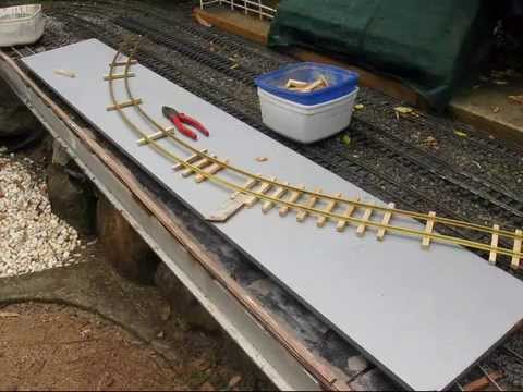 how to lay g gauge track