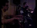 Söz/Müzik: Serkan SÖYLEMEZSöyleyen : Gökhan TÜRKMENGitar    : Serkan ÇEVİKPerkusyon: Gencer SAVAŞKeman    : Umut HOŞGÖRBas      : Birkan ŞENERwww.gokhanturkmen.netwww.kuyulubahce.comGökhan TÜRKMEN her Cuma Cumartesi 21:00'da Kadıköy Kuyulu Bahçe'de sizlerle...