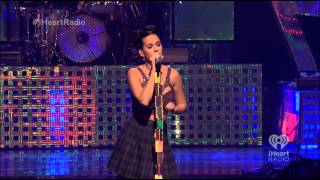 Нажмите для просмотра : Katy Perry iHeartRadio Music Festival Live 2013