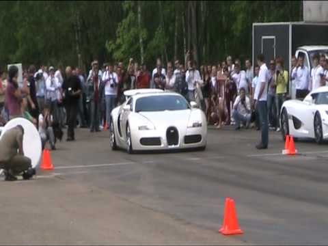 video auto veyron vs koenigsegg
