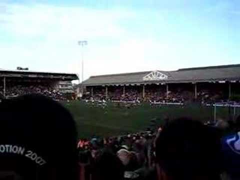 El Fulham ingresa a la cancha del Craven Cottage