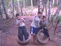 gab,diego y leo..columpio en parcela.AVI