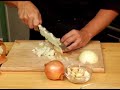How to Make Spaghetti & Meatballs : Chopping Onions for Spaghetti Sauce How to Make Spaghetti & Meatballs : Chopping Onions for Spaghetti Sauce