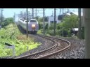 下り直線からカーブに突入するＳあずさとあずさ