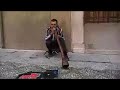 esta es una toma que hice a un m�sico que toca el didjeridoo, instrumento que proviene de los abor�genes australianos, durante mi estancia en granada. muy interesante.