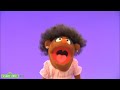 Sing along and make the world aware that YOU love your hair! If you're watching videos with your preschooler and would like to do so in a safe, child-friendly environment, please join us at www.sesamestreet.org Sesame Street is a production of Sesame Workshop, a nonprofit educational organization which also produces Pinky Dinky Doo, The Electric Company, and other programs for children around the world.