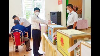 Chủ tịch UBND Thành phố Nguyễn Mạnh Hà tham gia bỏ phiếu bầu cử đại biểu Quốc hội khóa XV và đại biểu HĐND các cấp nhiệm kỳ 2021-2026 tại khu vực bầu cử số 4, khu Nam Sơn, phường Nam Khê