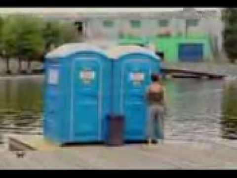 Un Baño Flotante - Cámara Oculta