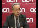 Barcelona (ACN).- El degà del Col·legi de Periodistes de Catalunya, Josep Carles Rius, adverteix que l'efecte de la crisi sobre les empreses periodístiques pot comportar una pèrdua de qualitat democràtica. En una entrevista a l'ACN, Rius afirma que la professió ha tocat fons i que els periodistes han de trobar maneres de fer-se respectar. El degà critica les empreses que paguen sous indignes i alerta que els acomiadaments dels més veterans de les redaccions fan que es perdi talent, esperit crític i compromís. Rius defensa els periodistes més joves, però qüestiona la formació que reben a les universitats.