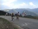 Van 31 juli t/m 7 augustus 2008 is de personeelsvereniging ANWB Fietsclub naar de Pyreneeën geweest.
Tijdens de diverse beklimmingen is er gefilmd.
Hier de aankomst van Wil en Pieter op de top van de Aspin