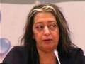 La arquitecta Zaha Hadid en las obras del Pabellón Puente