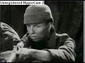 ce documentaire est sur la bataille de verdun qui se d�roula de f�vrier � d�cembre 1916. dans ce court documentaire on apprend en quelque sorte le pourquoi du comment soit quelles furent les raisons de la bataille, qui fut le premier � agir le nombre de pertes, l'avanc�e de cette bataille durant ces 10 mois, et bien sur son d�nouement, le tout sur le fond de films et d'images d'�poque. mais avant tout cela la violence et la barbarie des combats sera �voqu�e dans une petite histoire retra�ant les atrocit�s de cette bataille. pour attester de ces atrocit�s nous aurons �galement un t�moignage d'un poilu fran�ais ayant servi � verdun. avec lui nous reviendrons sur l'horreur bien sur mais aussi les raisons pour lesquelles se battaient ces hommes...
un documentaire que nous vous conseillons de regarder.