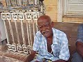 Unbelievable! An old Cuban speaks Cantonese.