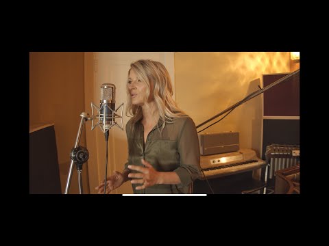 Fiona Culley Cover of OCEAN by Lady Antebellem