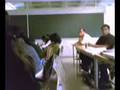 Esme durmiendo en clase!!