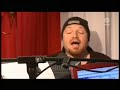In Benny We Trust: \"Bl�b�r (alla rasister har sm�, sm� snoppar)\" (akustisk version)