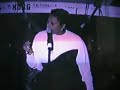 Dee Dee Warwick sings to her sister Dionne Warwick Dee Dee Warwick sings to her sister Dionne Warwick