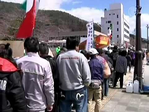 Iranian Volunteers Serve Kebabs to Tsunami Survivors