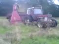 de international 1046 met de kleepelaar