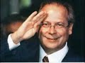 nesta can��o pol�tica extremamente correta e relevante, z� ramalho aponta as mazelas da rep�blica lulo-petista: corrup��o, forma��o de quadrilha, indiciamento dos 40 no supremo tribunal federal (que no entanto livrou o ali bab�...) e muito mais.
vale a pena!

letra integral em:

http://www.lyricstime.com/z-ramalho-o-meu-pa-s-lyrics.html