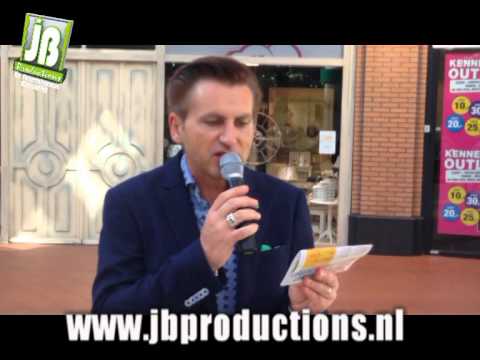 Jeroen presenteert spelshow - De Kwartier Actie