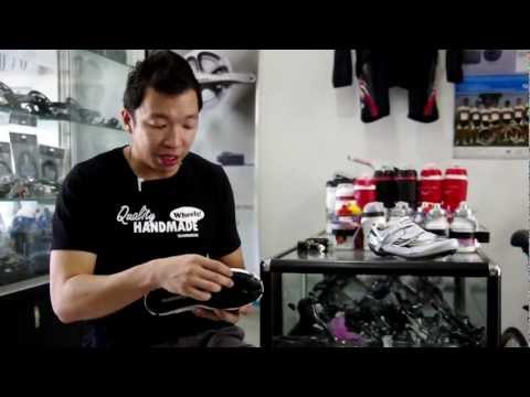 how to snap in cycling shoes