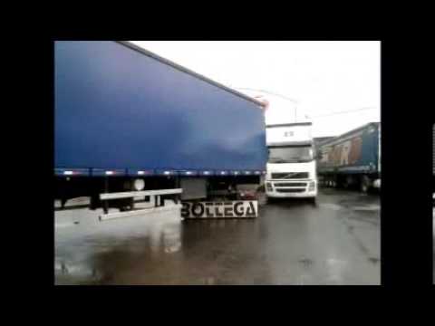 Bottega Manobrando o Bitrem 9Eixos 30mts...