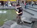 Blagoje u fontani greha!