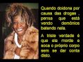 whitney houston droga e jogada nas ruas