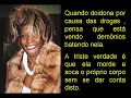 WHITNEY HOUSTON DROGA E JOGADA NAS RUAS