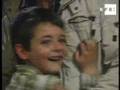 Niño de seis años ayuda a su madre a dar a luz