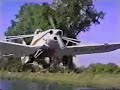 avion fumigador surfeando