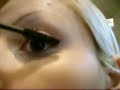 How to use a lash Curler