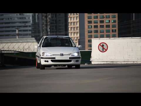 Clique para ver o vídeo abaixo. Dos melhores e pioneiros filmes em HD brasileiros: e2b5 films e o Peugeot 106