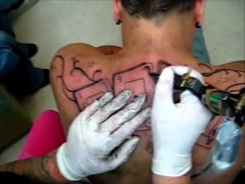 ... tatuajes espalda - Videos | Videos relacionados con iniciales tatuajes