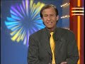 Michael Holm - Lucille 1998Original von 1977Ich trank in der Bar so für mich einen Whiskyda spürte ich es schaut mich wer an.Es war eine Frau mit den herrlichsten Augenund ich bat sie zu mir heran.Sie erzählte und lachte und bald fing ich Feuerund merkte sie macht es mir leicht.Ich dachte warum nicht ein Barabenteuer ist süß und gefährlichfür alle zugleich.Die Türe ging auf und ein Mann trat zu ihrder war groß und so breit wie ein Bär.Ich dachte daß ich nun meine Zähne verlier.Doch der Blick seiner Augen war leer.Er stand und ich sah seine Hände die zitternund die Not war bei ihm oft zu Gast.Dann sagte er rauh, seine Stimme klang bitterdiese Worte, die ich nie vergaß:Mußt du jetzt grade gehen Lucille ?Unsere Kinder sind krank und die Schulden so viel.Du hast geschworen du bist die Fraudie das Leben mit mir teilen will.Mußt du jetzt grade gehen Lucille ?Er zog seinen Ring ab und warf ihn zu Bodendann ließ er uns beide allein.Ich ging zur Theke, um Whisky zu holenund fühlte mich schlecht und gemein.Sie war eine Schönheit mit herrlichen Augendoch mit ihr geh'n wollte ich nicht.Denn was sie sagte daß konnt' ich nicht glaubenund es klang mir im Ohrwie ihr Mann zu ihr spricht:Mußt du jetzt grade gehen Lucille ?Unsere Kinder sind krank und die Schulden so viel.Du hast geschworen du bist die Fraudie das Leben mit mir teilen will.Mußt du jetzt grade gehen Lucille ?Du hast geschworen du bist die Fraudie das Leben mit mir teilen will.Mußt du jetzt grade gehen Lucille ?Mußt du jetzt grade gehen Lucille ?