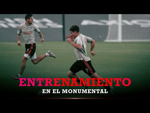 Tarde de fútbol bajo el agua 