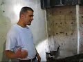Un éleveur d'oiseaux dans la gérion de Blida.