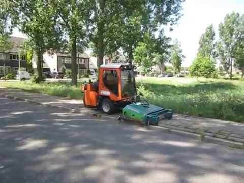 vaarkamp - Er zijn verschillende technieken beschikbaar als alternatief voor chemische onkruidbestrijding. Vegen, branden, borstelen en heet water zijn de meest bekende...