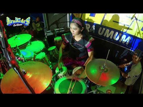 RATU KENDANG PROFESIONAL JAWATIMUR LIAT AKSI PANGGUNG LAGU NYANYIAN RINDU PASTI TERHIPNOTIS GOYANG