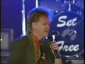 this is bryan duncan perfoming mr bailys daughter from 1990 taking from real videos ccm christian music show from tbn, bryan really had some great late 80's hair here!!! plus a small banter between him and mathew crouch of tbn here. enjoy