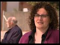(part 1 de 2)

gaudir de l'honor i l'orgull de ser alcaldessa de sant quirze, et d�na l'oportunitat de viure, en primera persona, el contacte directe i privilegiat amb moltes de les teves ve�nes i dels teus ve�ns.

de vegades, aquest tracte tan pr�xim et permet copsar sensacions de satisfacci� del poble, per� tamb�, en moltes ocasions, et serveix per viure inquietuds, problemes o neguits dels ve�ns, que veuen en el seu ajuntament el lloc on rec�rrer.

�s en aquests moments quan penso que la figura de l'alcaldessa ha d'estar a l'al�ada. en primer lloc, escoltar i comprendre la ve�na o ve�. i a continuaci� convertir all� que amo�na aquella persona en una de les prioritats a resoldre.

la suma d'aquestes necessitats del ve�nat ha de conformar la feina di�ria. una feina que ha de permetre, en la seva suma d'accions, resoldre aquella necessitat que t'ha estat confiada.

et vull agrair, doncs, que em permetis entrar a casa teva per explicar-t'ho. i et prego que entenguis aquest audiovisual com el que pret�n ser: el dia a dia d'alg� que se sent feli� de ser diposit�ria de la confian�a de les seves ve�nes i dels seus ve�ns, alg� que intenta fer pel seu poble la millor tasca possible. 


elisabet oliveras